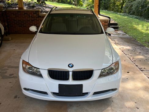 Used 2007 BMW 328xi Wagon image 2
