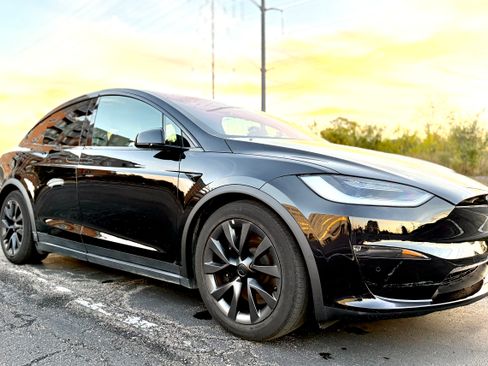 Used 2023 Tesla Model X image 12
