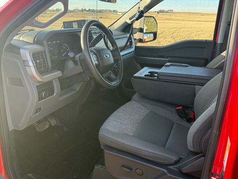 Used 2024 Ford F350 XLT image 9