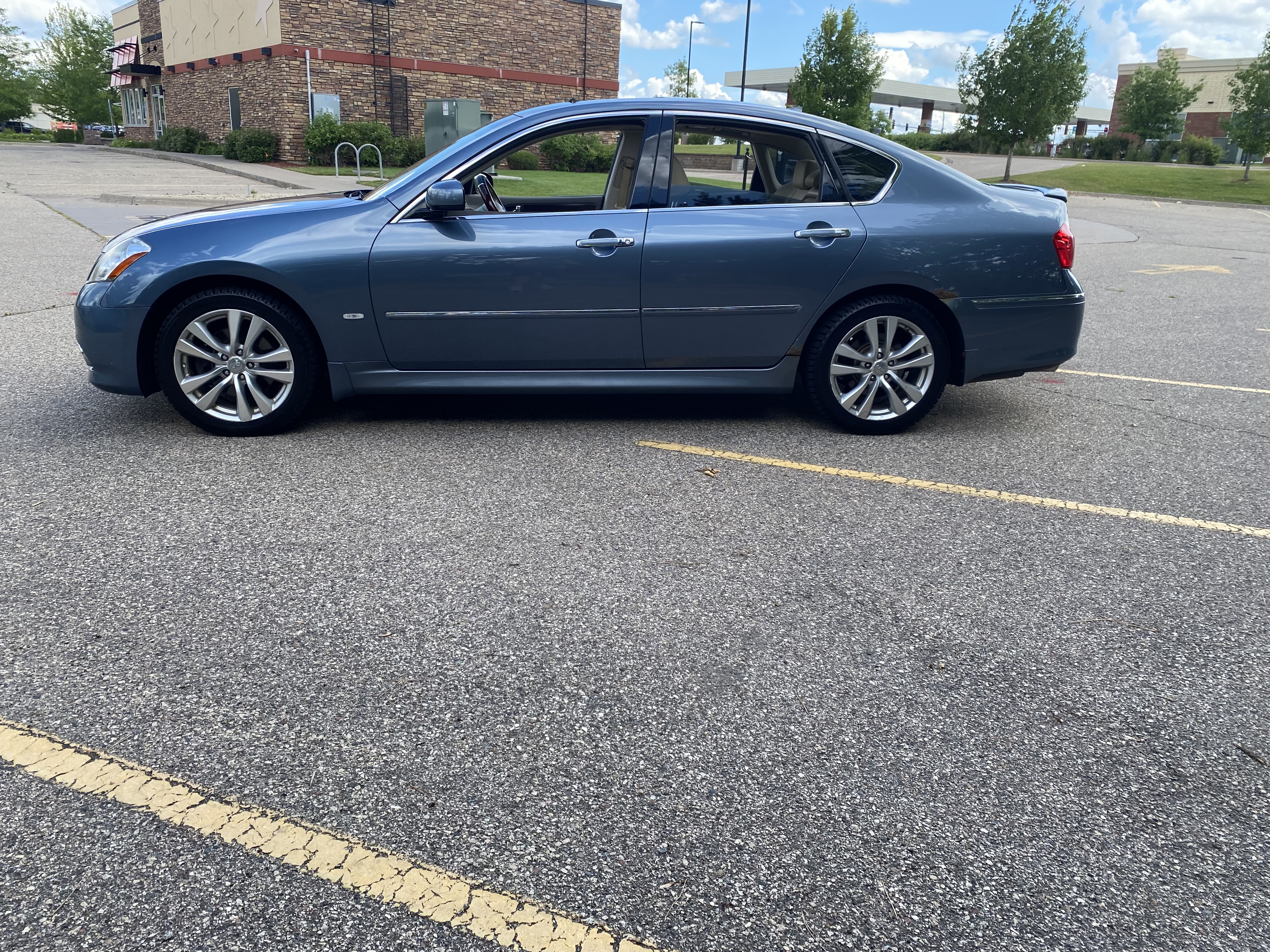 Used 2009 INFINITI M45 x w/ Technology Pkg AWD/4WD image 5