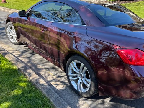 Used 2010 INFINITI G37 Sport w/ Premium Pkg image 4