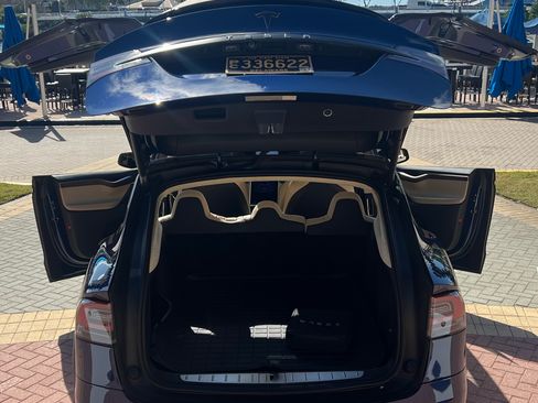 Used 2017 Tesla Model X 100D image 4