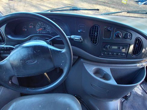 Used 1998 Ford E-150 and Econoline 150 image 18
