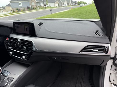 Used 2020 BMW M5 w/ Executive Package image 29