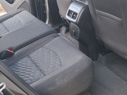 Used 2018 Chevrolet Equinox LT image 12