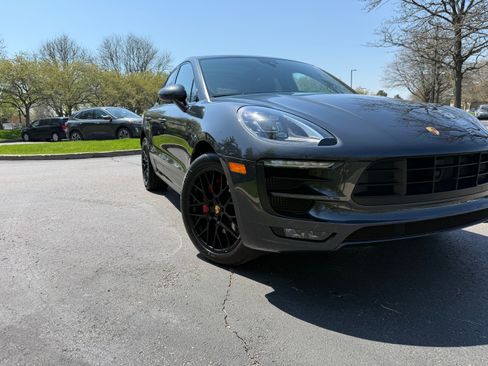Used 2017 Porsche Macan GTS AWD/4WD image 2