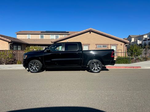 Used 2019 RAM 1500 Laramie image 1