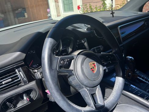 Used 2020 Porsche Macan image 8