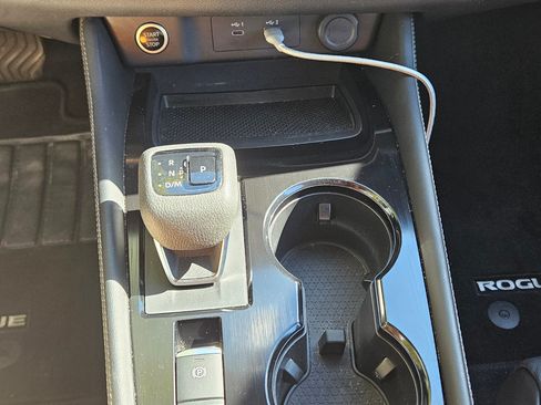 Used 2023 Nissan Rogue SL image 9