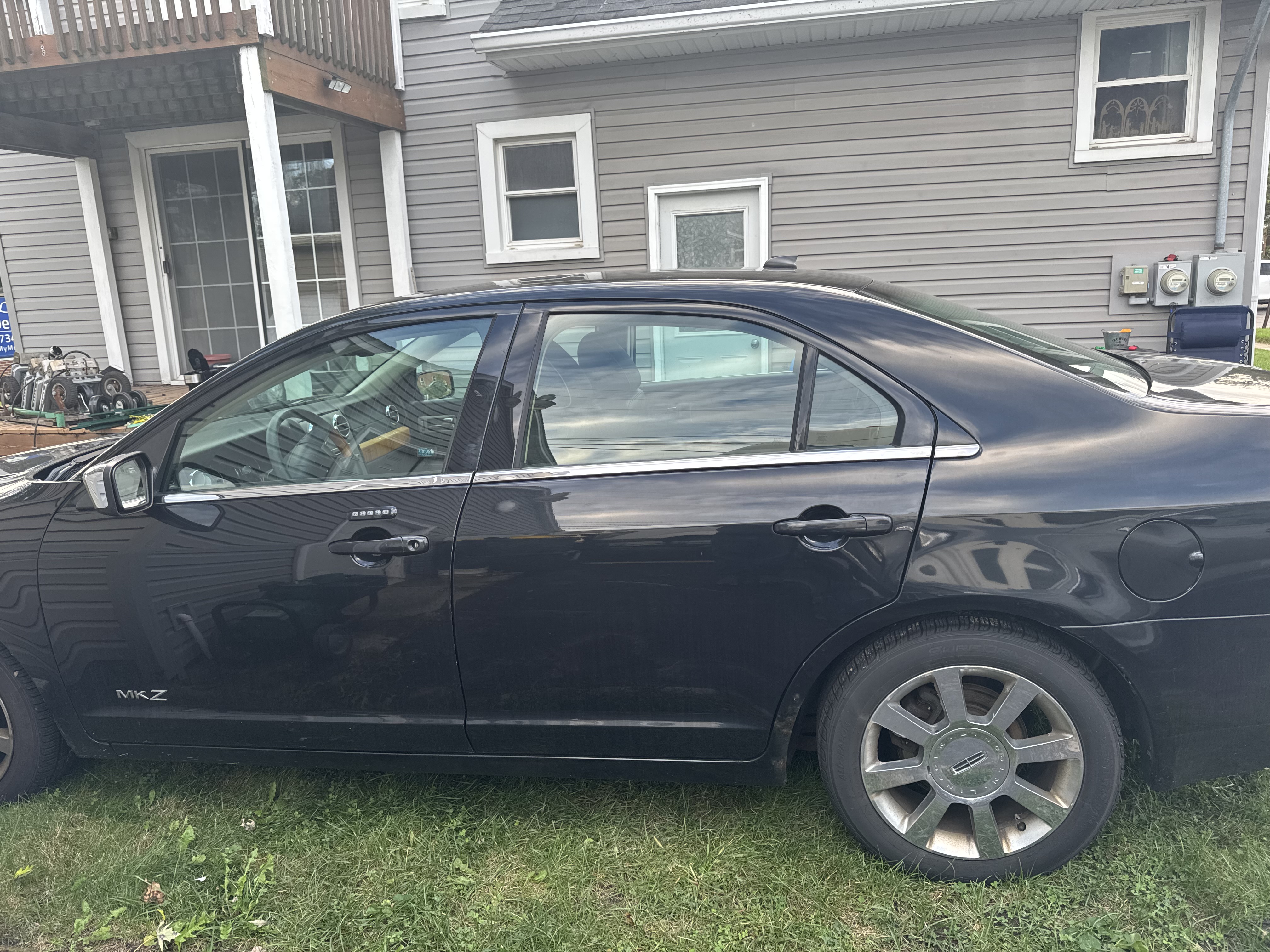 Used 2009 Lincoln MKZ FWD image 2