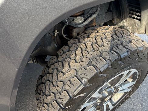 Used 2016 Toyota Tacoma TRD Sport w/ Towing Package AWD/4WD image 27