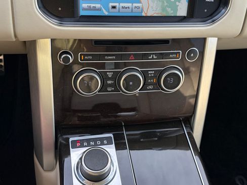 Used 2015 Land Rover Range Rover Supercharged image 25