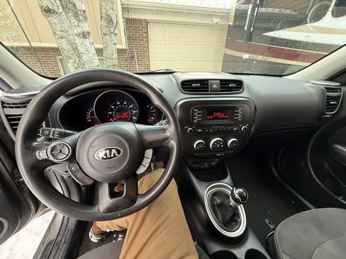 Used 2015 Kia Soul image 11