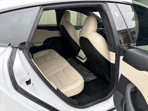 Used 2023 Tesla Model S Plaid image 13