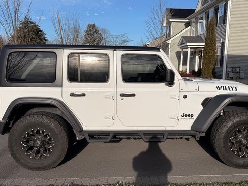 Used 2024 Jeep Wrangler Unlimited Sport image 4