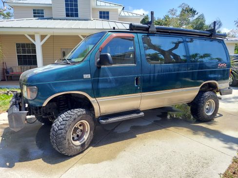 Used 1994 Ford E-150 and Econoline 150 Club Wagon image 1