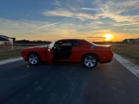 Used 2023 Dodge Challenger SXT image 15