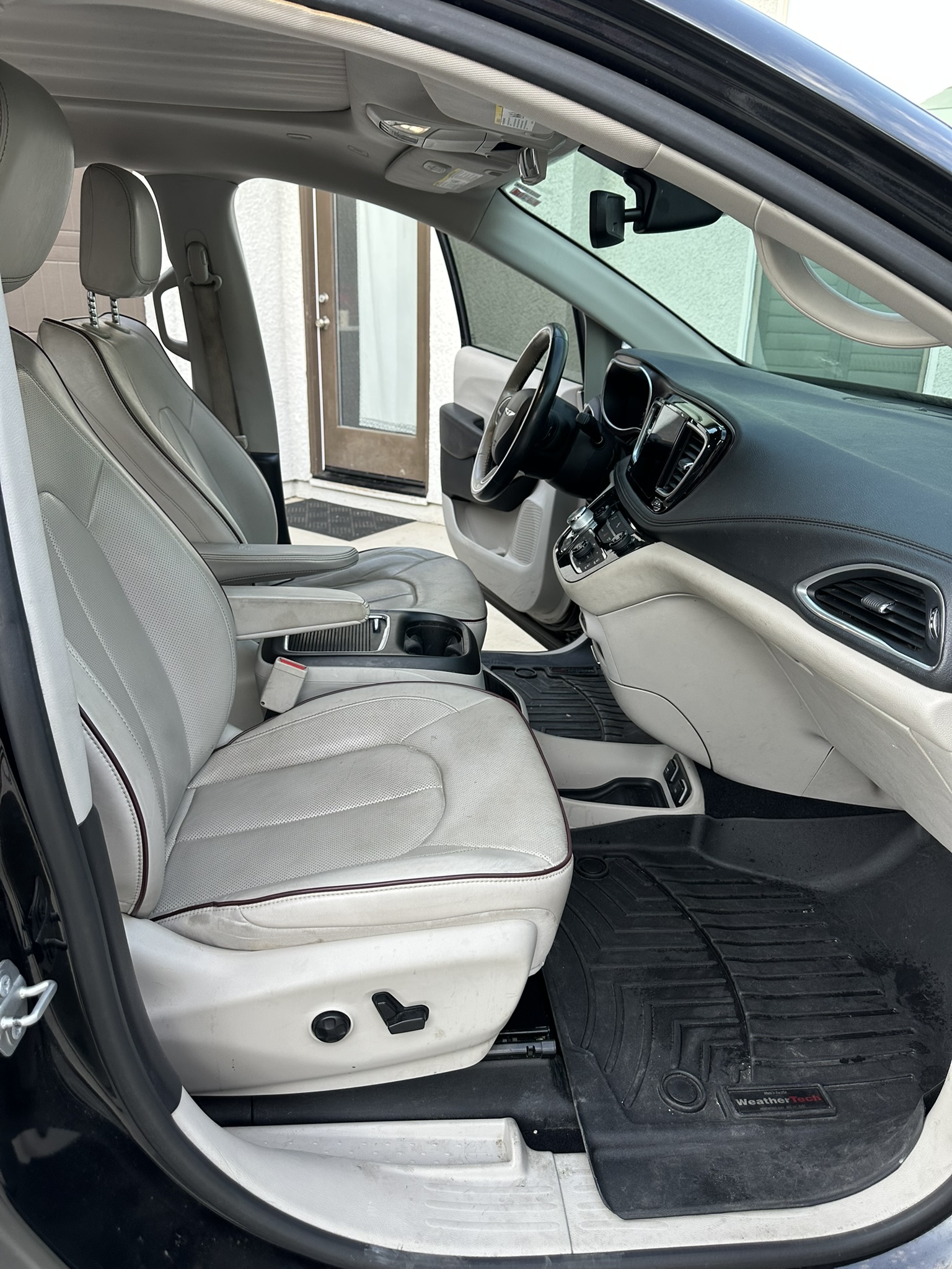 Used 2019 Chrysler Pacifica Limited FWD image 8