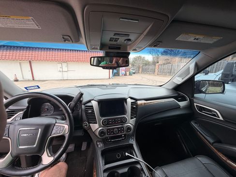 Used 2015 GMC Yukon XL Denali w/ Premium Package image 4