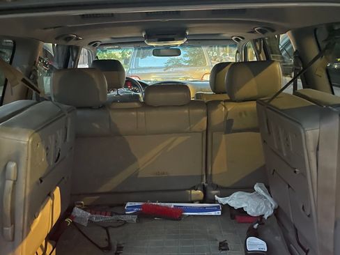 Used 2004 Toyota Land Cruiser image 7