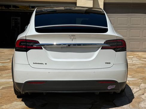 Used 2018 Tesla Model X 75D AWD/4WD image 5