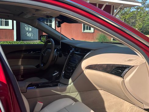 Used 2015 Cadillac CTS Luxury RWD image 8