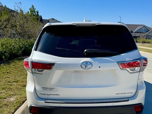 Used 2014 Toyota Highlander Limited image 5