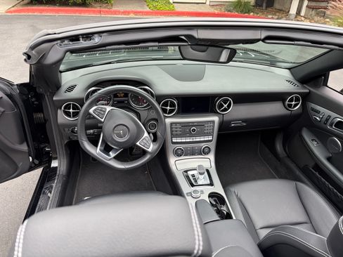 Used 2018 Mercedes-Benz SLC 300 image 10