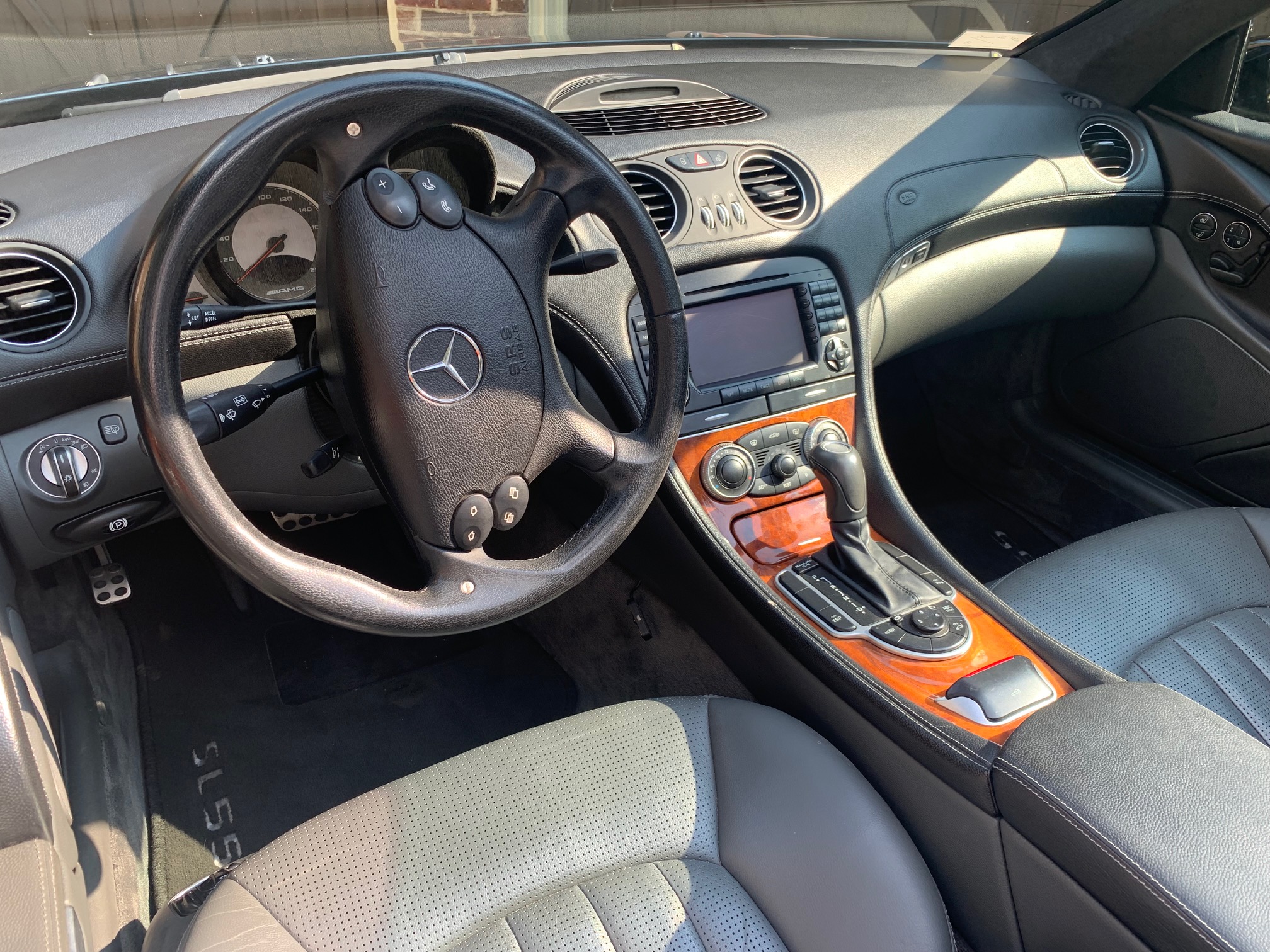 Used 2005 Mercedes-Benz SL 55 AMG image 11