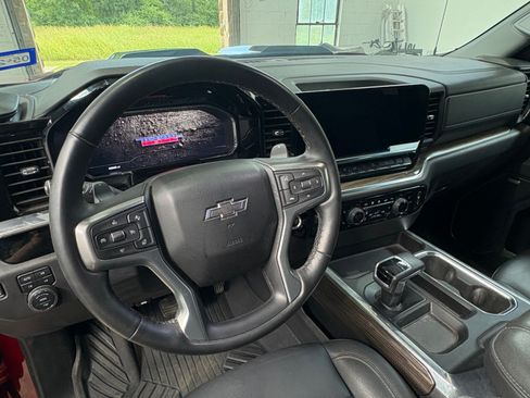 Used 2024 Chevrolet Silverado 1500 LT Trail Boss w/ Convenience Package II AWD/4WD image 15