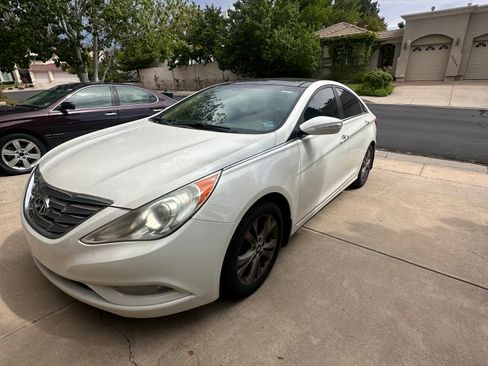Used 2012 Hyundai Sonata Limited w/ Navigation Pkg FWD image 14