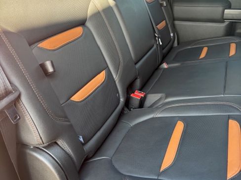 Used 2021 GMC Sierra 2500 AT4 w/ AT4 Premium Plus Package image 19