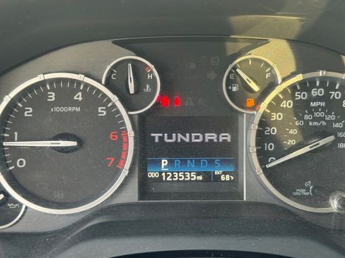 Used 2015 Toyota Tundra SR5 w/ SR5 Upgrade Package image 11