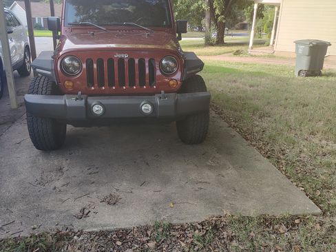 Used 2010 Jeep Wrangler Unlimited Sport image 7