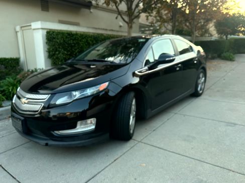 Used 2014 Chevrolet Volt Premium w/ Premium Trim Package image 1