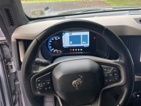 Used 2023 Ford Bronco Wildtrak image 10