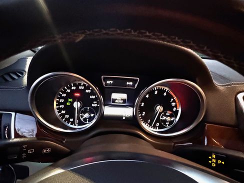 Used 2014 Mercedes-Benz GL 550 4MATIC image 8