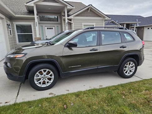 Used 2016 Jeep Cherokee Sport w/ Cold Weather Group image 1