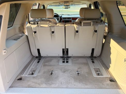 Used 2010 Chevrolet Tahoe LTZ image 20