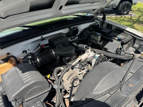 Used 1998 Chevrolet Tahoe 4WD 2-Door w/ Preferred Equipment Group 2 image 17
