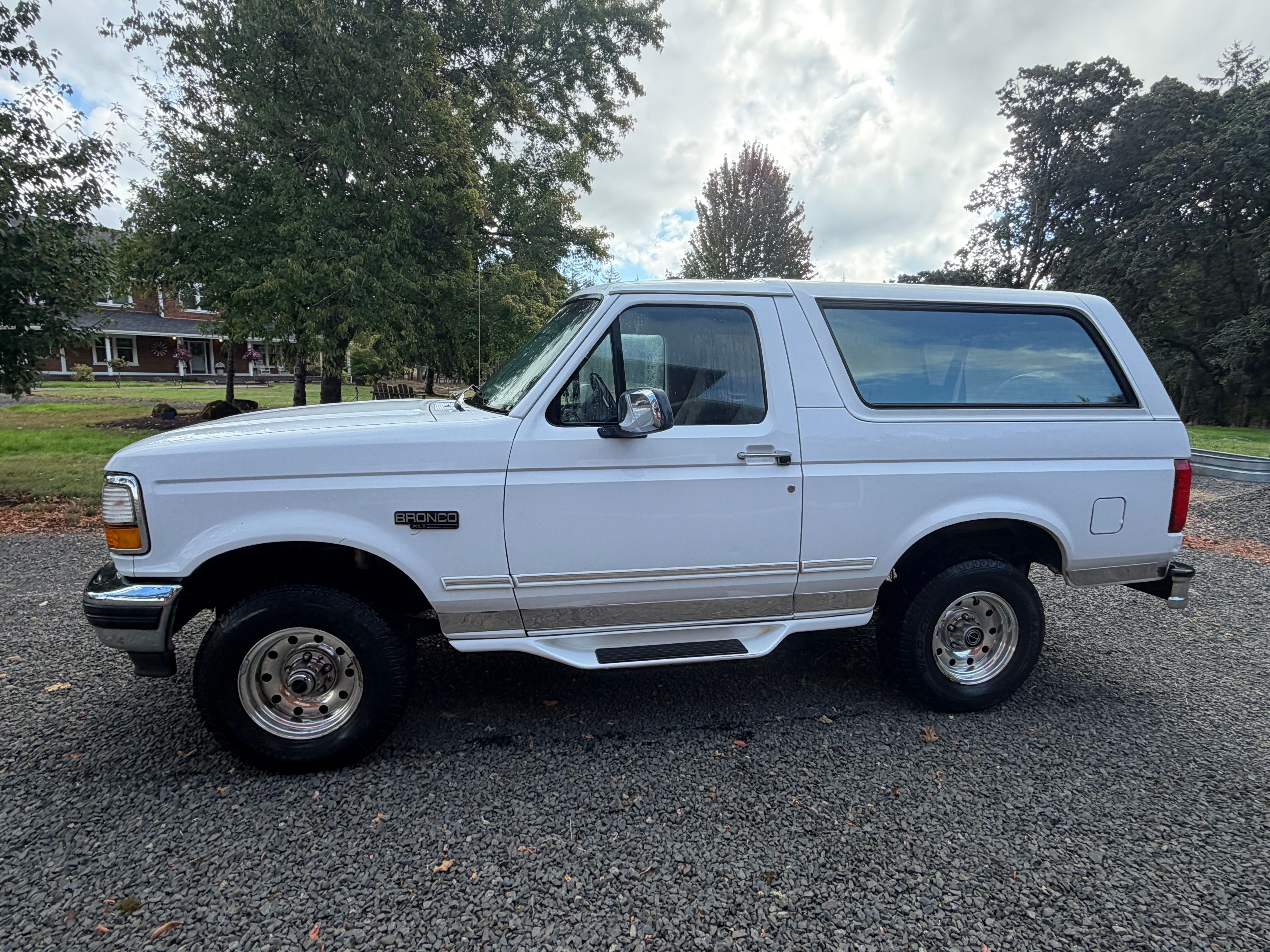 Used 1996 Ford Bronco AWD/4WD image 2