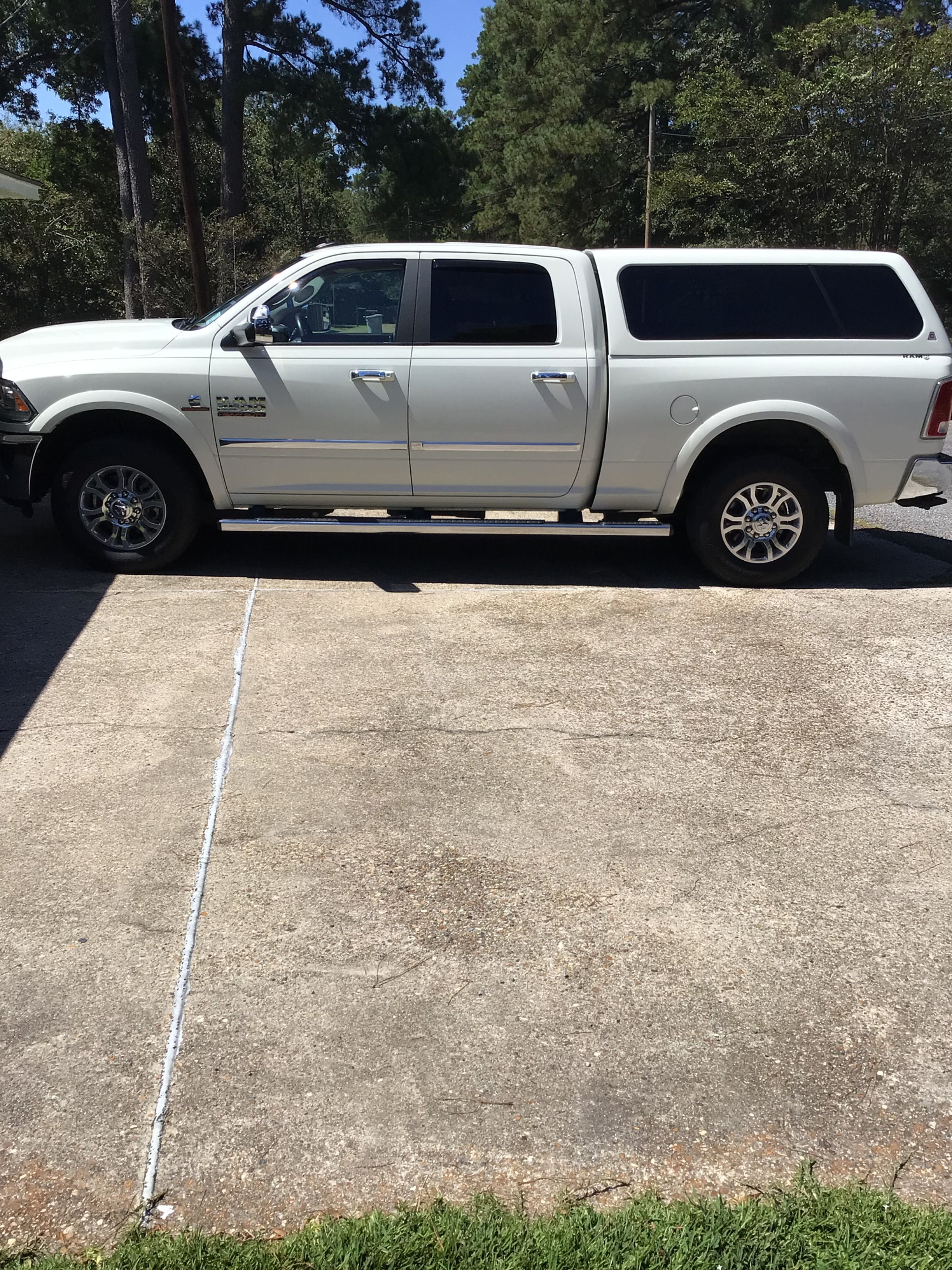 Used 2018 RAM 2500 Laramie RWD image 4