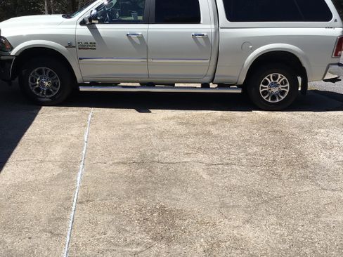 Used 2018 RAM 2500 Laramie image 4