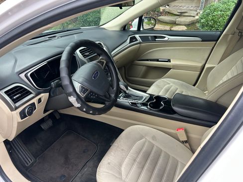 Used 2016 Ford Fusion SE image 9