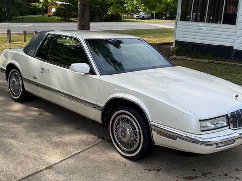 Used 1992 Buick Riviera Coupe FWD image 2