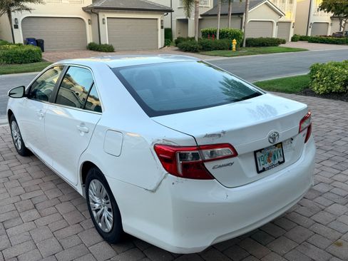 Used 2012 Toyota Camry LE FWD image 2