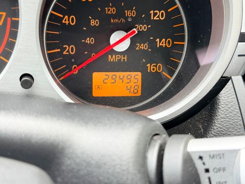Used 2006 Nissan 350Z Touring RWD image 11