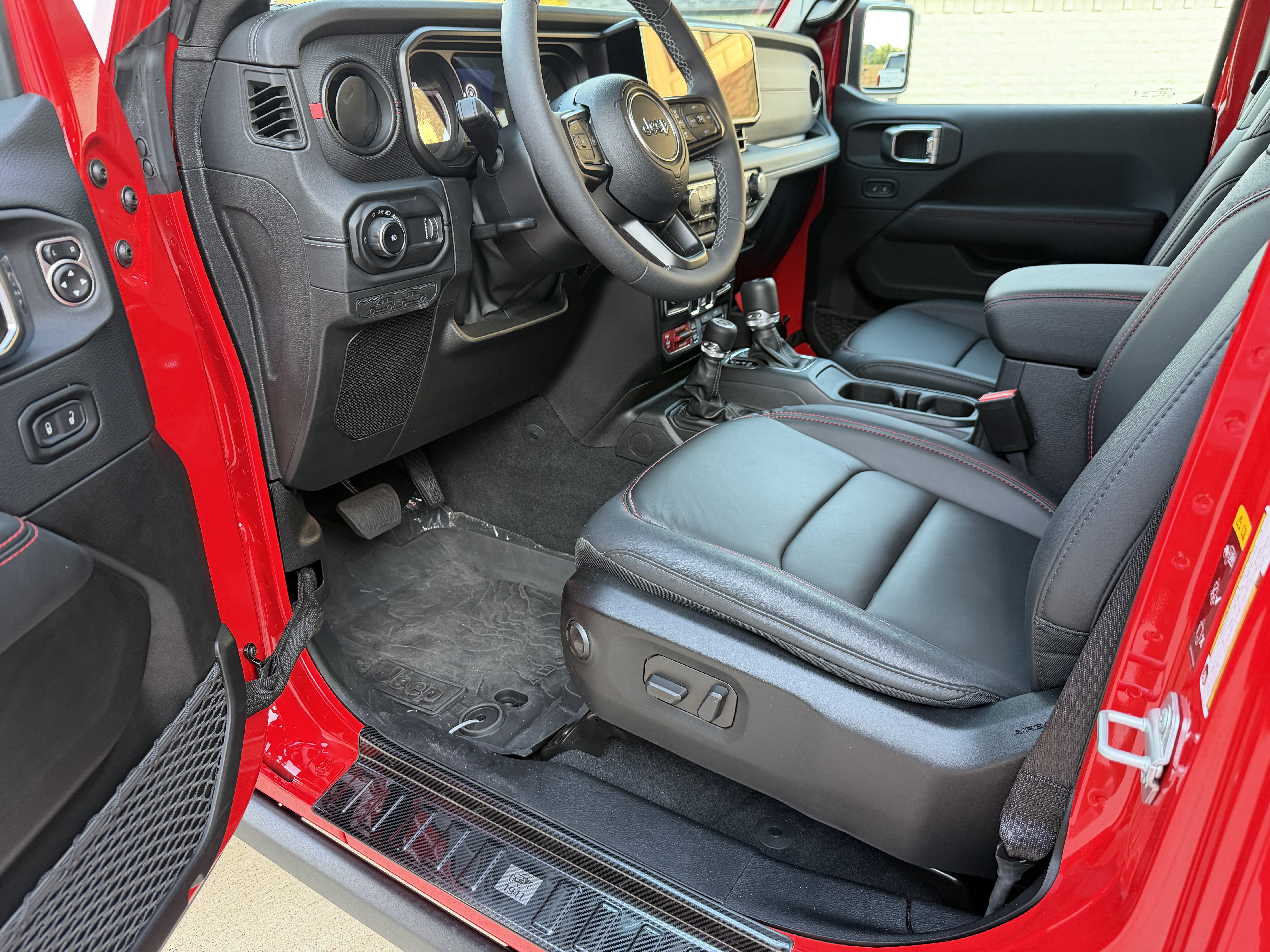 Used 2026 Jeep Wrangler Unlimited Rubicon AWD/4WD image 8