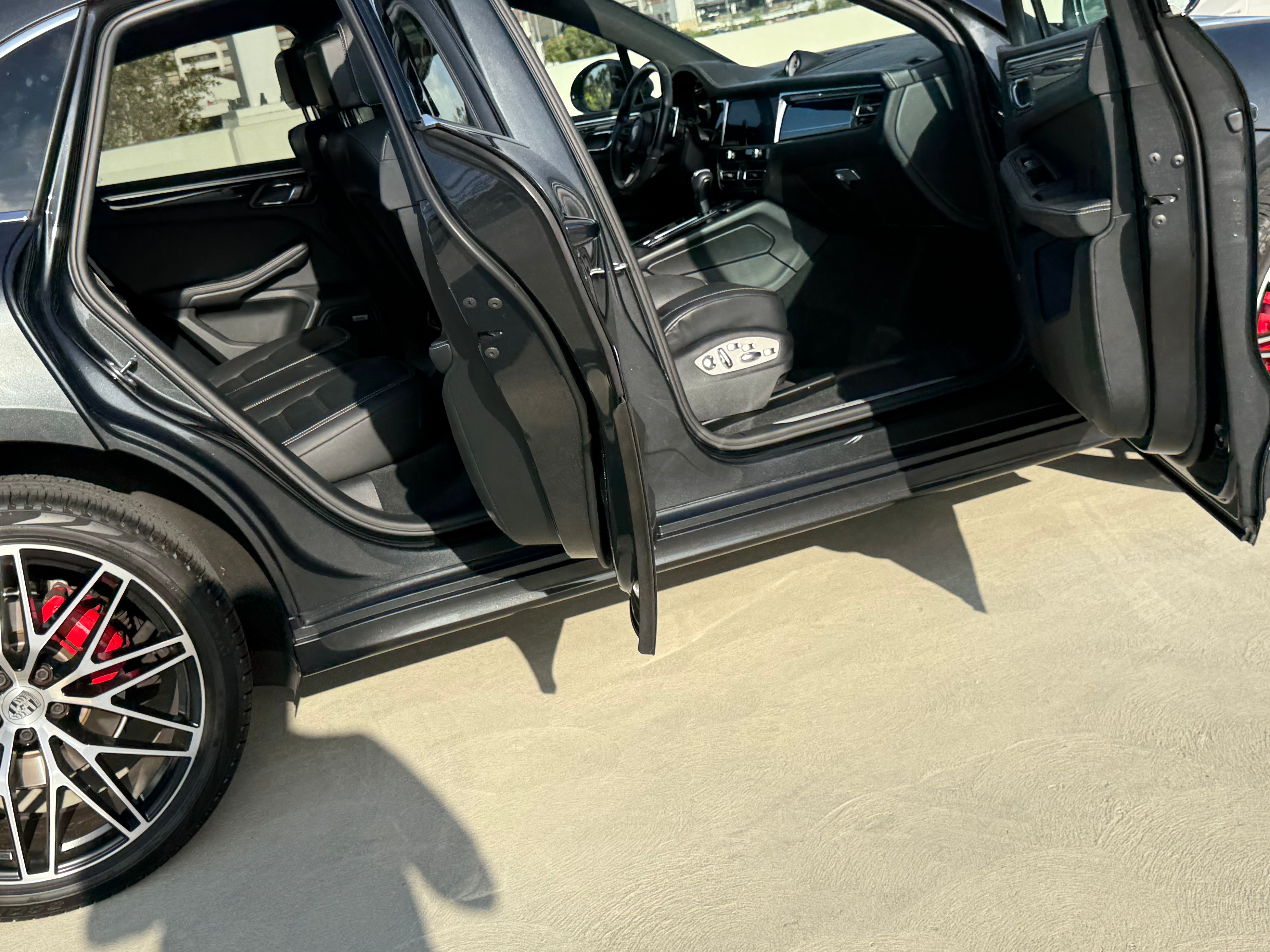 Used 2022 Porsche Macan S AWD/4WD image 18