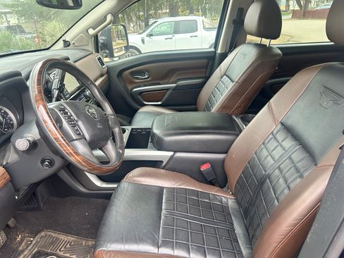 Used 2017 Nissan Titan Platinum Reserve image 22